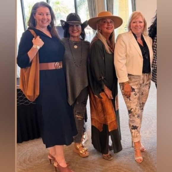 Designer Looks For Less $15+. Holiday Shopping Easy BREEZY - Picture 5 of 11